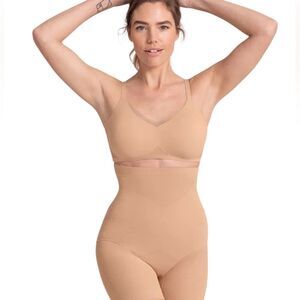 Honeylove super power short All-over sculpt NWT